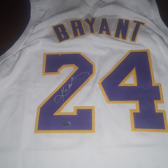 Authentic autographed Kobe Bryant Jersey certified